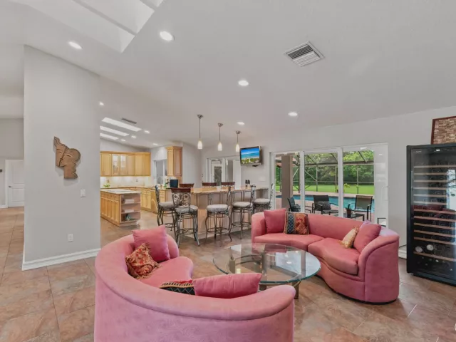 6-bedroom home for sale in Boca Raton - 22829 Horse Shoe Way - MondialRealty