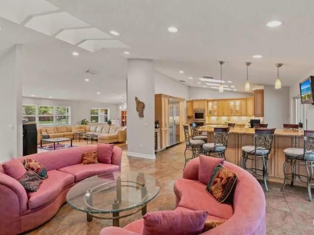 6-bedroom home for sale in Boca Raton - 22829 Horse Shoe Way - MondialRealty