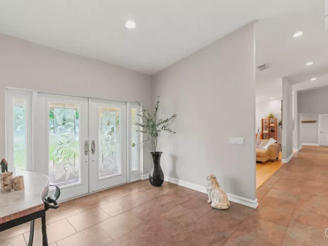 6-bedroom home for sale in Boca Raton - 22829 Horse Shoe Way - MondialRealty