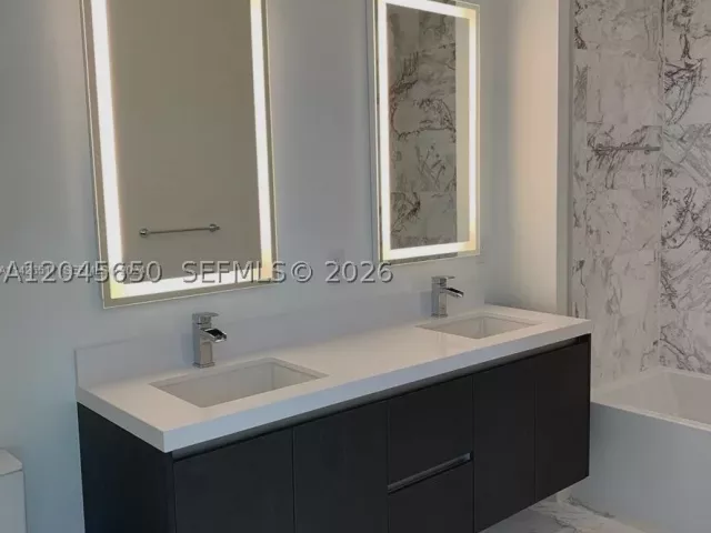1-bedroom condo for sale in Miami - 851 NE 1st Ave 2702 - MondialRealty