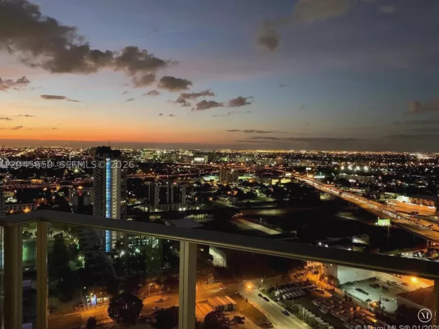 1-bedroom condo for sale in Miami - 851 NE 1st Ave 2702 - MondialRealty