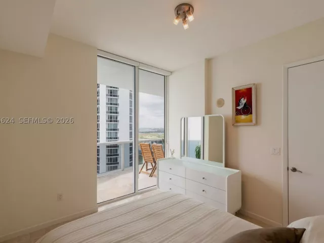 3-bedroom condo for sale in Sunny Isles Beach - 15901 Collins Ave 2502 - MondialRealty