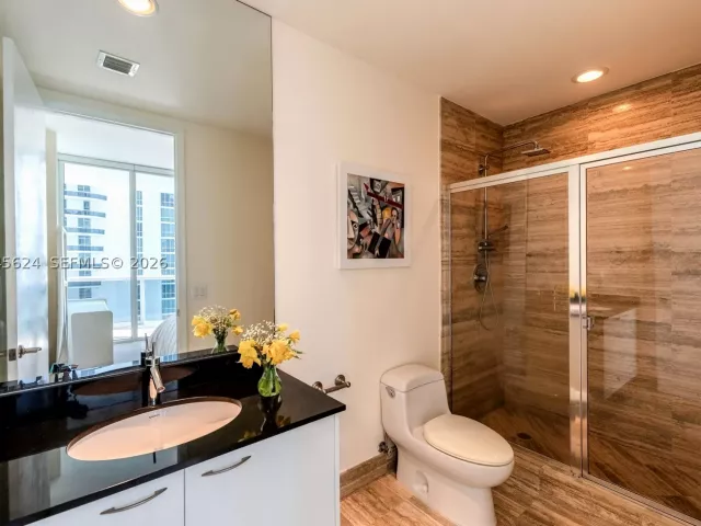 3-bedroom condo for sale in Sunny Isles Beach - 15901 Collins Ave 2502 - MondialRealty