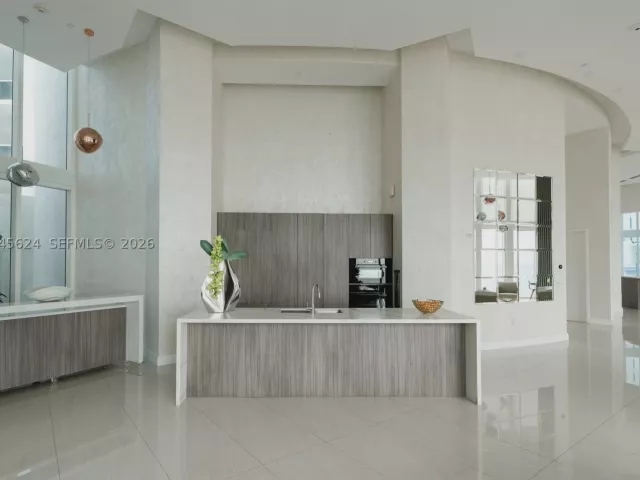 3-bedroom condo for sale in Sunny Isles Beach - 15901 Collins Ave 2502 - MondialRealty