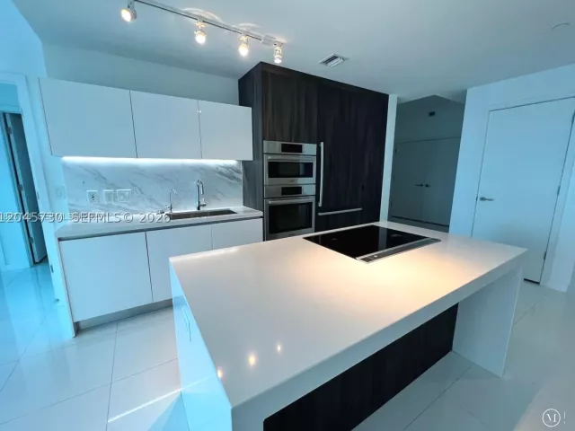 2-bedroom condo for sale in Miami - 851 NE 1st Ave 1208 - MondialRealty