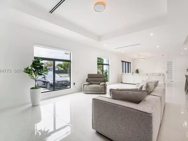 3-bedroom home for sale in Miami - 9630 SW 10th Ter - MondialRealty