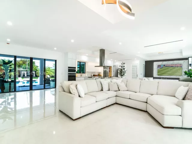 3-bedroom home for sale in Miami - 9630 SW 10th Ter - MondialRealty
