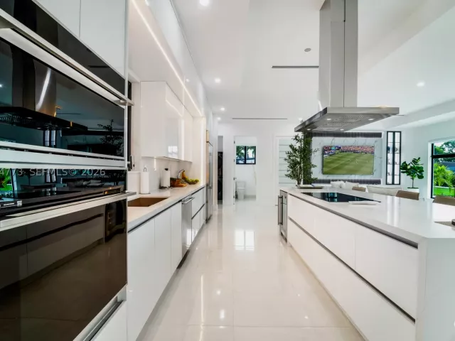 3-bedroom home for sale in Miami - 9630 SW 10th Ter - MondialRealty