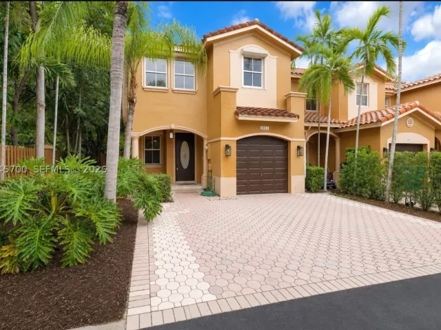 3-bedroom home for rent in Miami - 8853 SW 108th Pl - MondialRealty