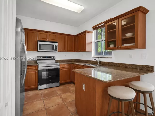 3-bedroom home for rent in Miami - 8853 SW 108th Pl - MondialRealty