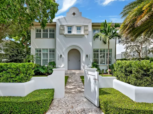 3-bedroom home for rent in Coral Gables - 3406 Ponce De Leon Blvd - MondialRealty