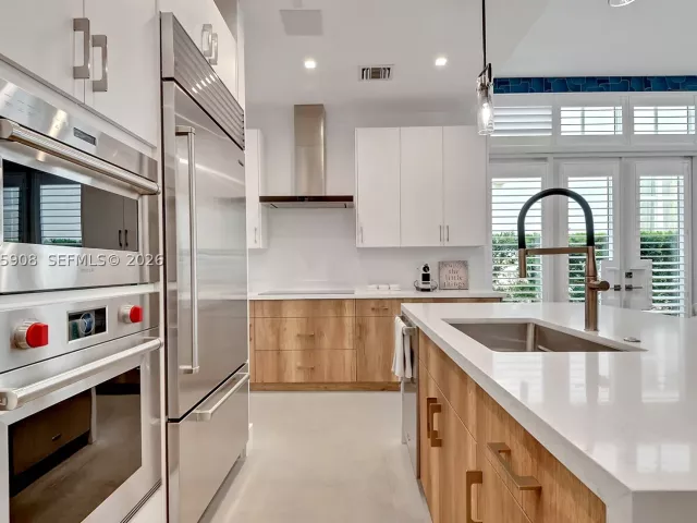3-bedroom home for rent in Coral Gables - 3406 Ponce De Leon Blvd - MondialRealty
