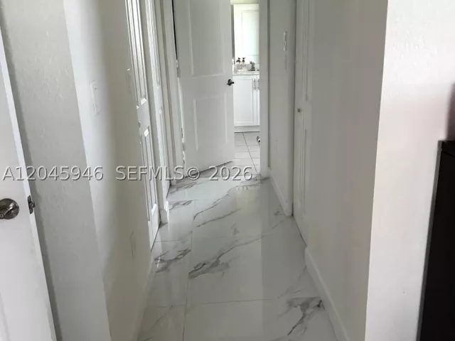 5-bedroom home for sale in Miami - 12760 SW 215th Ter - MondialRealty