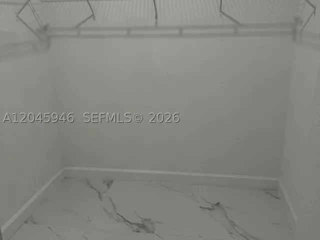 5-bedroom home for sale in Miami - 12760 SW 215th Ter - MondialRealty