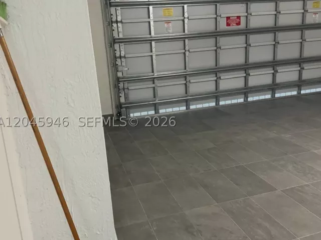 5-bedroom home for sale in Miami - 12760 SW 215th Ter - MondialRealty