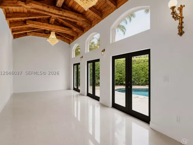 4-bedroom home for rent in Miami Beach - 6350 Pinetree Dr - MondialRealty