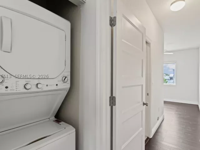 3-bedroom home for rent in Fort Lauderdale - 1110 NE 1st Ave 1110 - MondialRealty