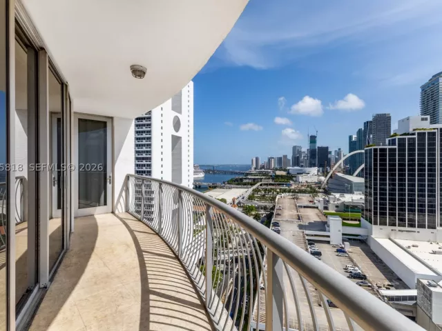 2-bedroom condo for sale in Miami - 1750 N Bayshore Dr 2414 - MondialRealty