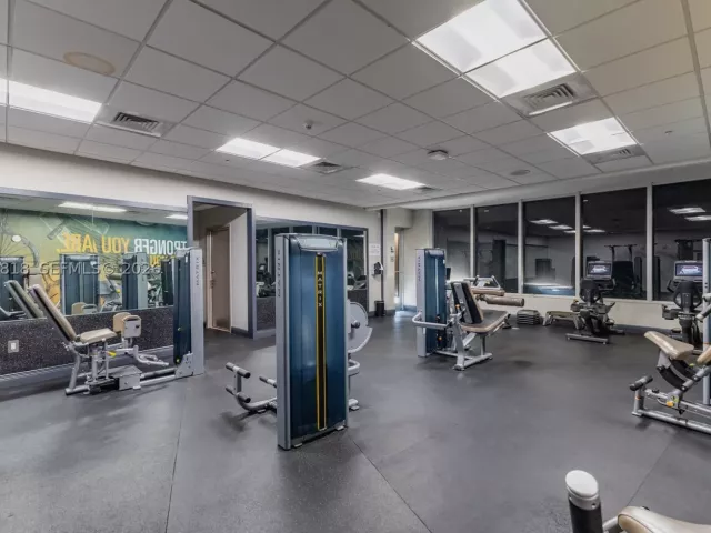 2-bedroom condo for sale in Miami - 1750 N Bayshore Dr 2414 - MondialRealty