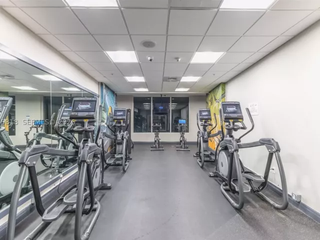 2-bedroom condo for sale in Miami - 1750 N Bayshore Dr 2414 - MondialRealty