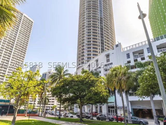 2-bedroom condo for sale in Miami - 1750 N Bayshore Dr 2414 - MondialRealty