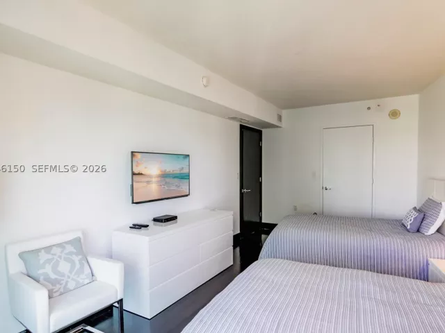3-bedroom condo for rent in Sunny Isles Beach - 150 Sunny Isles Blvd 1-1604 - MondialRealty