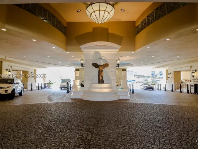 3-bedroom condo for rent in Sunny Isles Beach - 150 Sunny Isles Blvd 1-1604 - MondialRealty