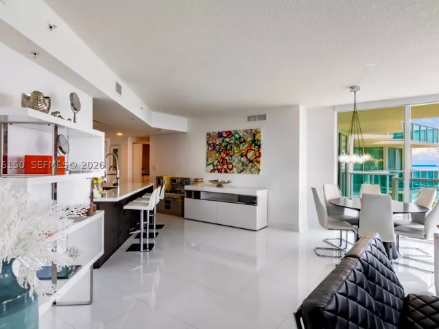 3-bedroom condo for rent in Sunny Isles Beach - 150 Sunny Isles Blvd 1-1604 - MondialRealty
