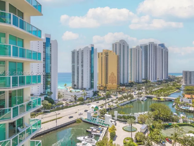 3-bedroom condo for rent in Sunny Isles Beach - 150 Sunny Isles Blvd 1-1604 - MondialRealty