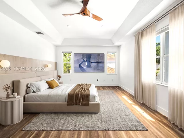 4-bedroom home for sale in Hollywood - 1549 Shoreline Way - MondialRealty