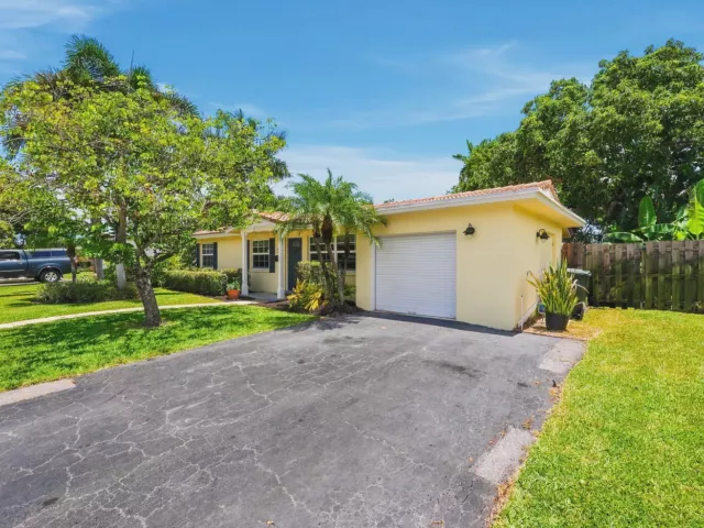 3-bedroom home for rent in Boca Raton - 1222 SW 5th Street - MondialRealty