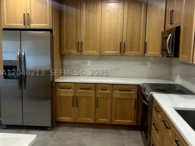 6-bedroom home for rent in Boca Raton - 9723 SW 3rd St - MondialRealty