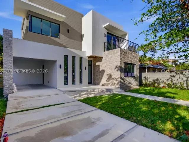 5-bedroom home for rent in Miami - 3545 Florida Ave - MondialRealty