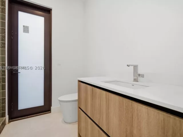 5-bedroom home for rent in Miami - 3545 Florida Ave - MondialRealty