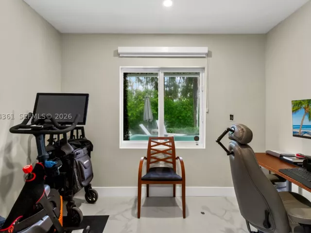 5-bedroom home for sale in Miami - 12900 SW 112th Ave - MondialRealty