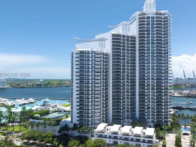 3-bedroom condo for rent in Miami Beach - 400 Alton Rd 706 - MondialRealty
