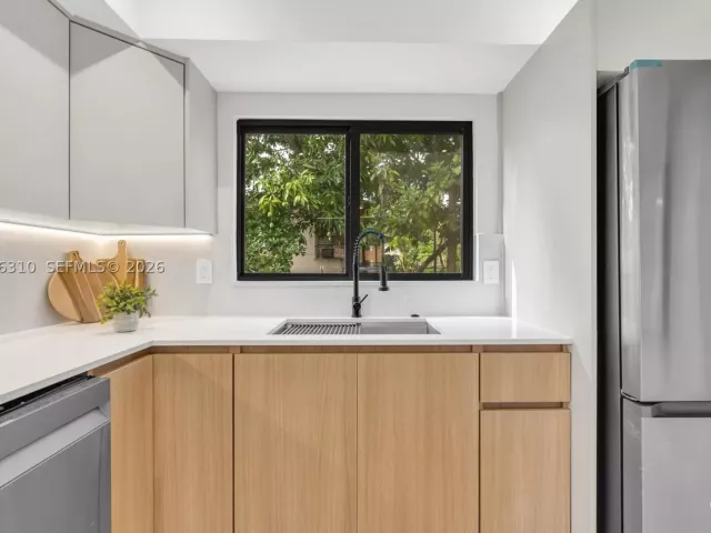 3-bedroom home for sale in Miami - 411 NW 59th St - MondialRealty