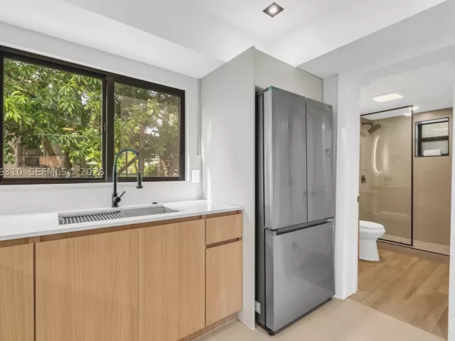 3-bedroom home for sale in Miami - 411 NW 59th St - MondialRealty