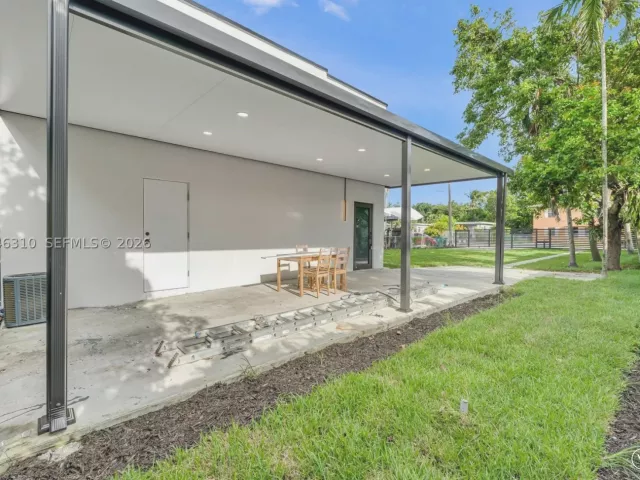 3-bedroom home for sale in Miami - 411 NW 59th St - MondialRealty