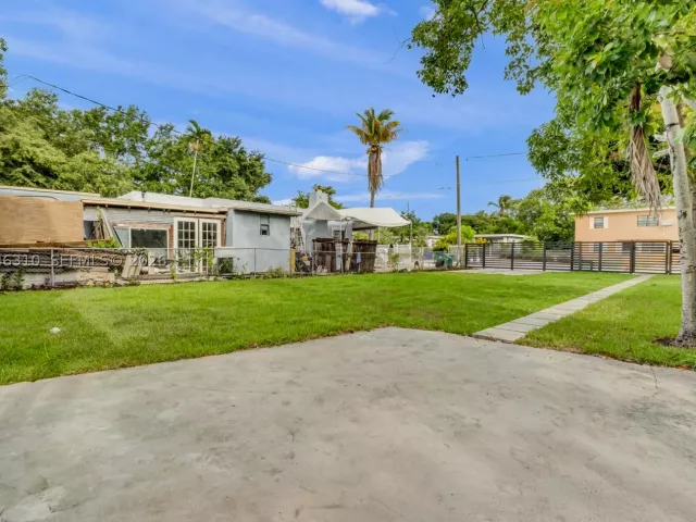 3-bedroom home for sale in Miami - 411 NW 59th St - MondialRealty