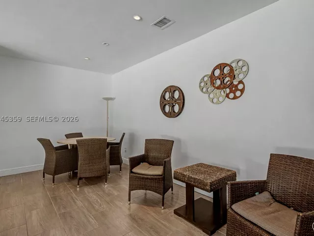 5-bedroom home for rent in Key Biscayne - 340 Atlantic Rd - MondialRealty