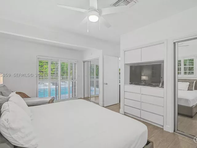 5-bedroom home for rent in Key Biscayne - 340 Atlantic Rd - MondialRealty
