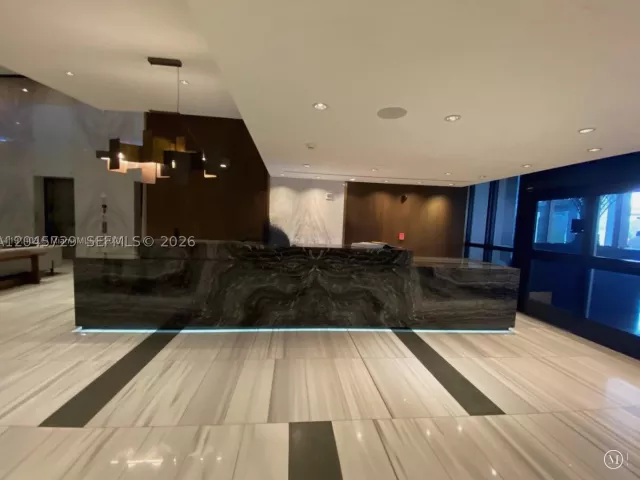 2-bedroom condo for rent in Miami - 1100 Biscayne Blvd 4402 - MondialRealty