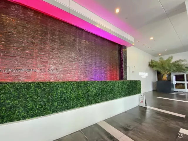 2-bedroom condo for rent in Miami - 1100 Biscayne Blvd 4402 - MondialRealty