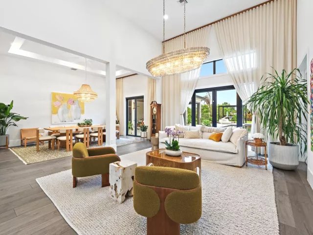 5-bedroom home for sale in West Palm Beach - 6634 Audubon Trace W - MondialRealty