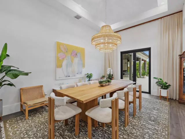 5-bedroom home for sale in West Palm Beach - 6634 Audubon Trace W - MondialRealty