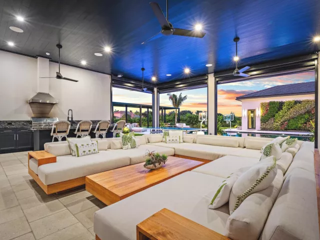 5-bedroom home for sale in West Palm Beach - 6634 Audubon Trace W - MondialRealty