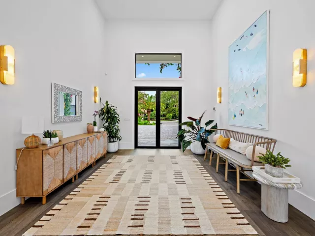 5-bedroom home for sale in West Palm Beach - 6634 Audubon Trace W - MondialRealty