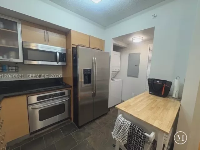2-bedroom condo for rent in Miami -  - MondialRealty