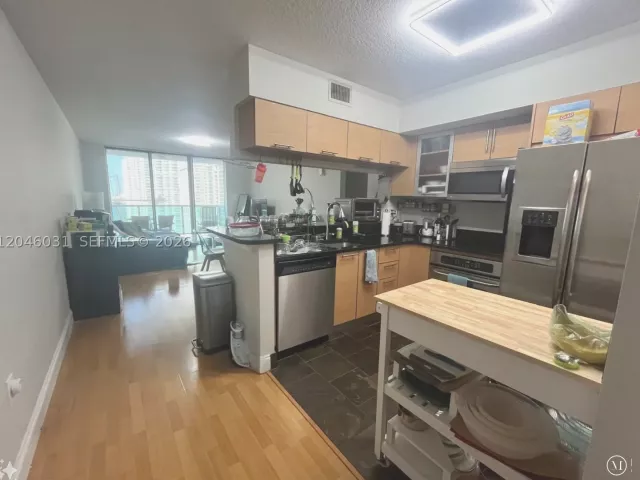 2-bedroom condo for rent in Miami -  - MondialRealty